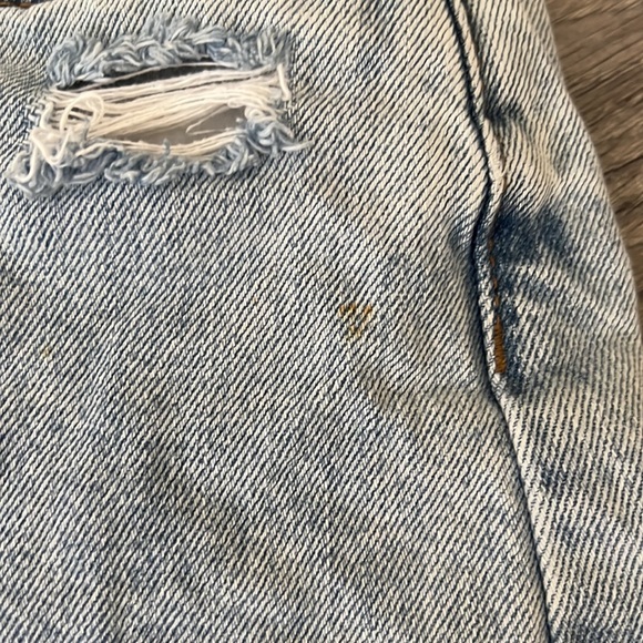 Blank NYC distressed denim shorts - Picture 3 of 3